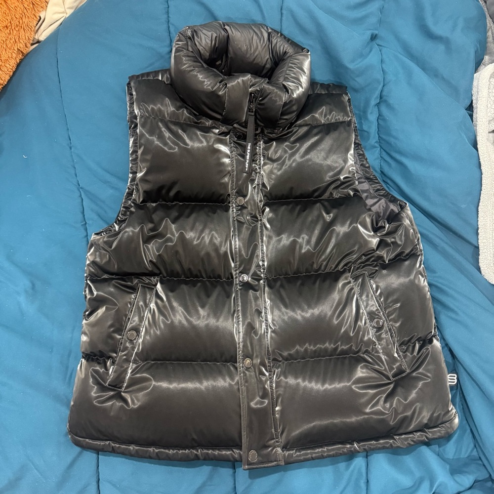 Aritzia The Super Puff Vest - Liquid Shine
